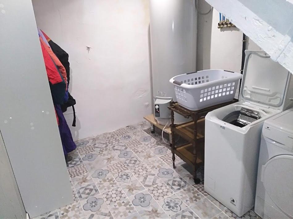 Appartement Cozy Dans Maison Privee Tauves Exterior photo